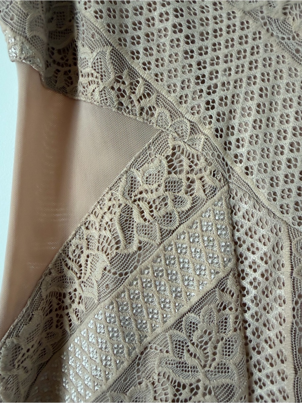 Guess Blush Lace Bodycon Mini Dress - Picture 5 of 7